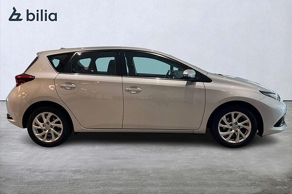 Toyota Auris 17 of 23