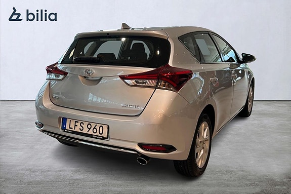 Toyota Auris 19 of 23