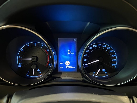 Toyota Auris 23 of 23