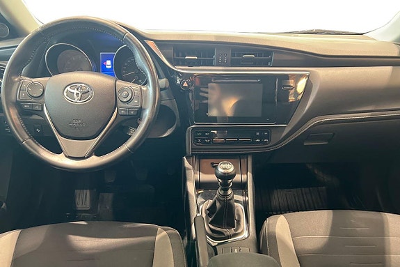 Toyota Auris 10 of 23
