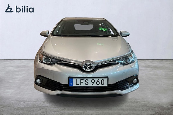 Toyota Auris 6 of 23