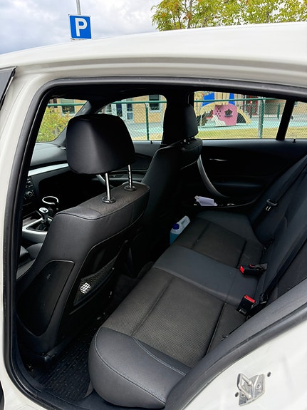 BMW 118d 5 of 6