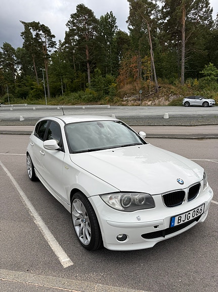 BMW 118d 2 of 6