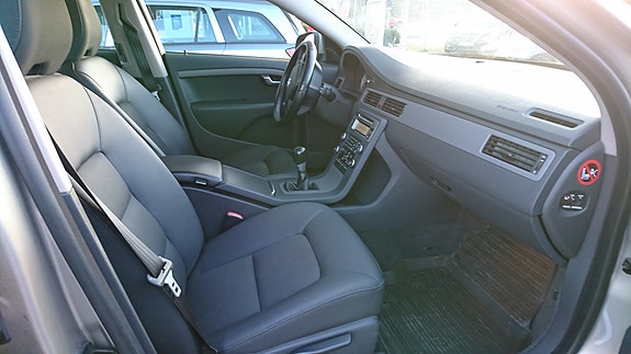 Volvo V70 4 of 7