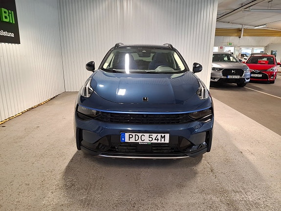 Lynk & Co 01 2 of 14