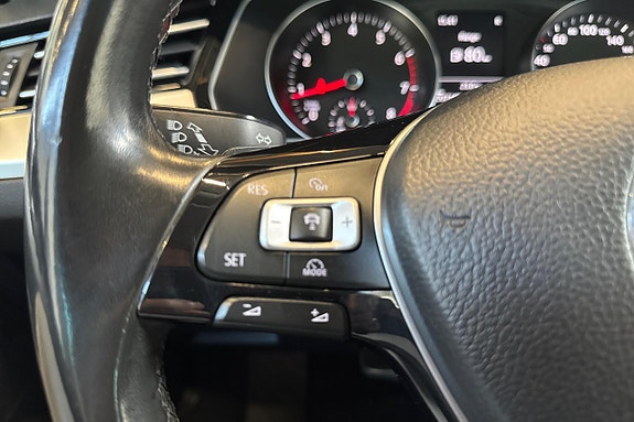 Volkswagen Passat 19 of 23