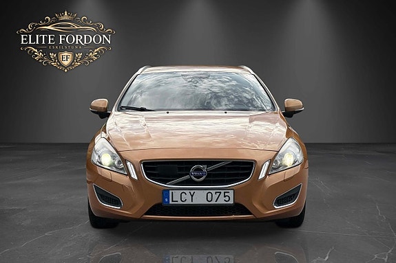 Volvo V60 4 of 17