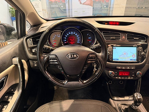 Kia Ceed 10 of 25