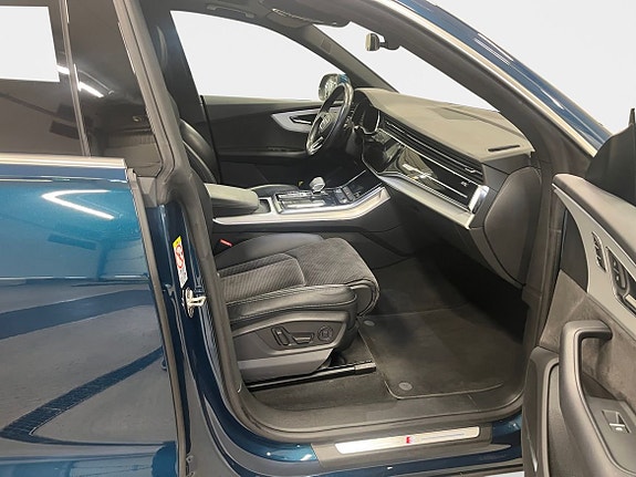 Audi Q8 15 of 15