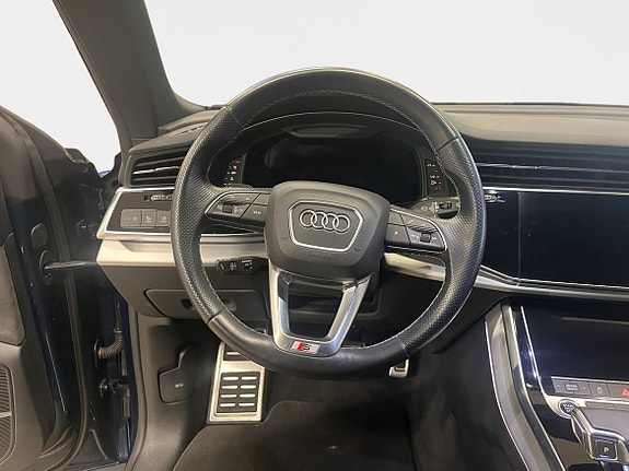 Audi Q8 12 of 15
