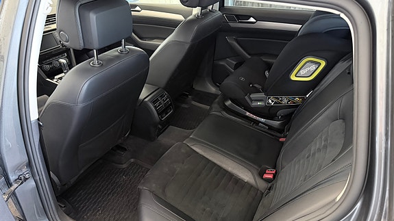Volkswagen Passat 7 of 9