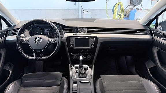 Volkswagen Passat 6 of 9