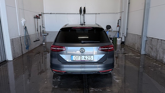 Volkswagen Passat 5 of 9