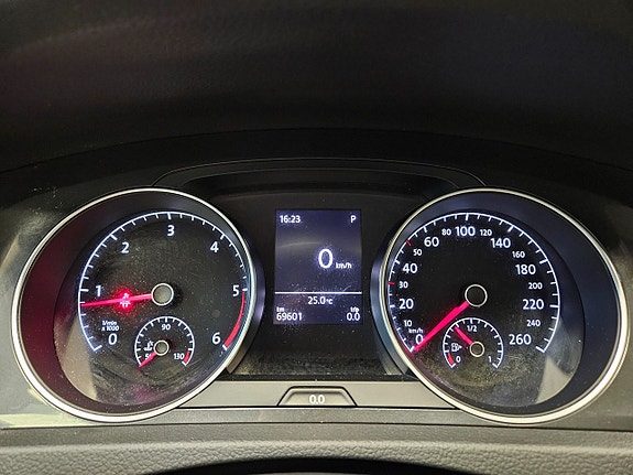 Volkswagen Golf Alltrack 20 of 26