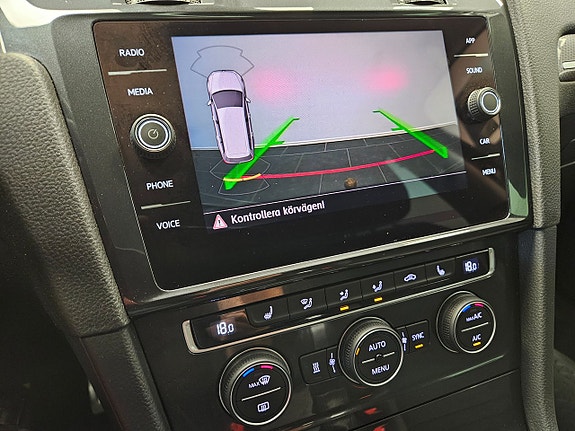 Volkswagen Golf Alltrack 23 of 26