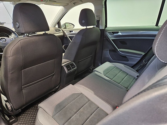 Volkswagen Golf Alltrack 15 of 26