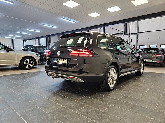Volkswagen Golf Alltrack 9 of 26