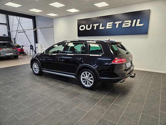 Volkswagen Golf Alltrack 8 of 26