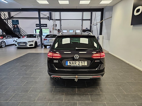 Volkswagen Golf Alltrack 7 of 26