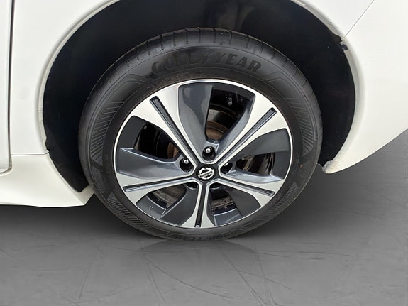 Nissan Leaf 30 of 30