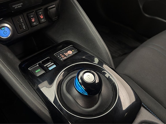 Nissan Leaf 25 of 30