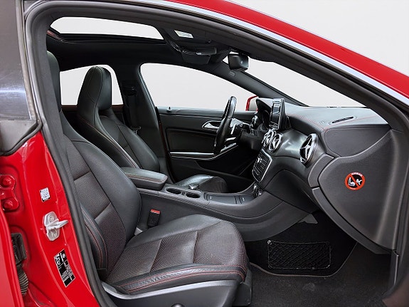 Mercedes-Benz CLA250 12 of 18