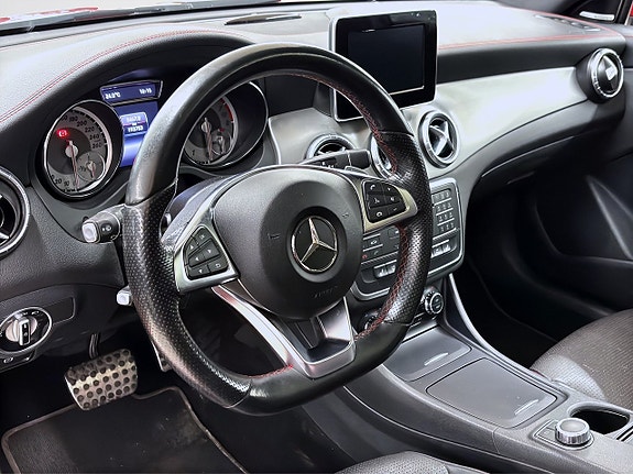 Mercedes-Benz CLA250 8 of 18