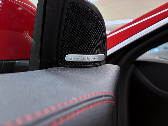 Mercedes-Benz CLA250 15 of 18
