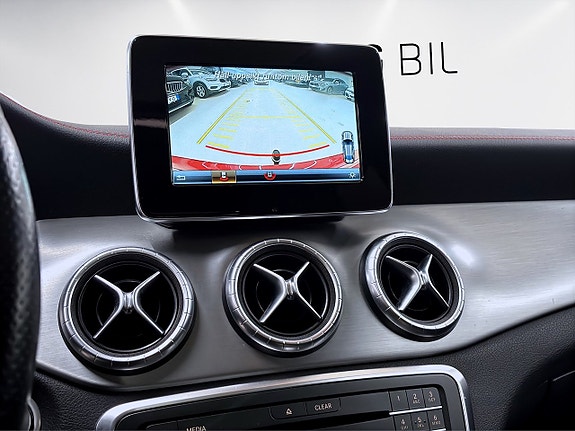 Mercedes-Benz CLA250 17 of 18