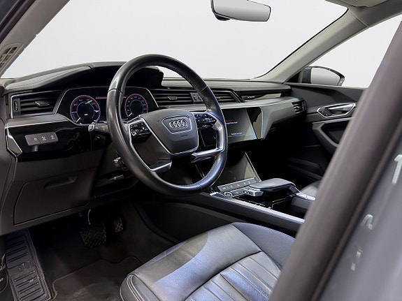 Audi Q8 e-tron 16 of 23