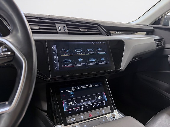 Audi Q8 e-tron 18 of 23