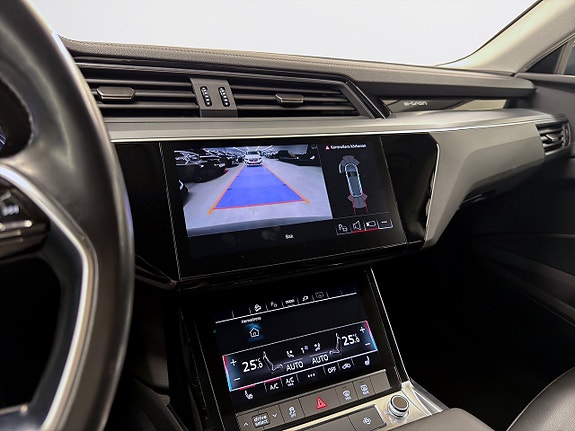 Audi Q8 e-tron 22 of 23