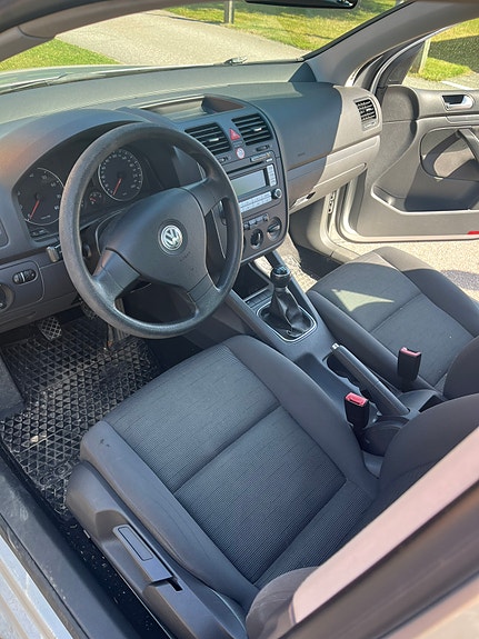 Volkswagen Golf V 4 of 4