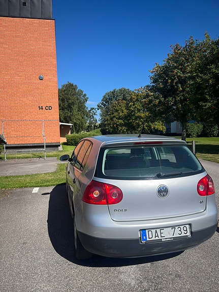Volkswagen Golf V 2 of 4