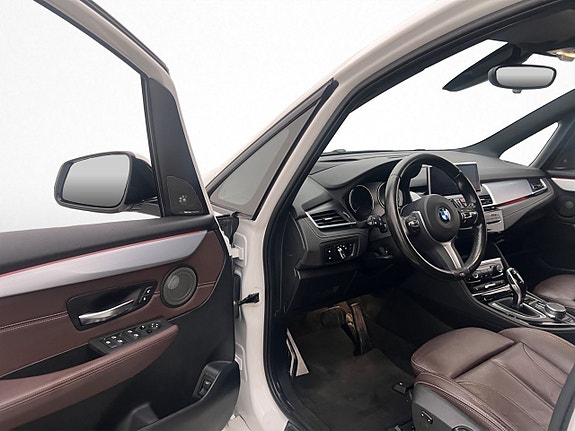 BMW 220i 9 of 30