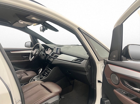 BMW 220i 24 of 30