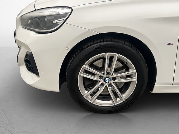 BMW 220i 27 of 30
