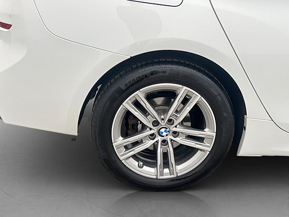 BMW 220i 29 of 30