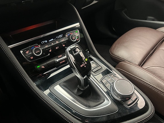 BMW 220i 22 of 30