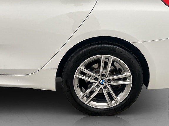 BMW 220i 28 of 30
