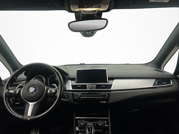 BMW 220i 11 of 30