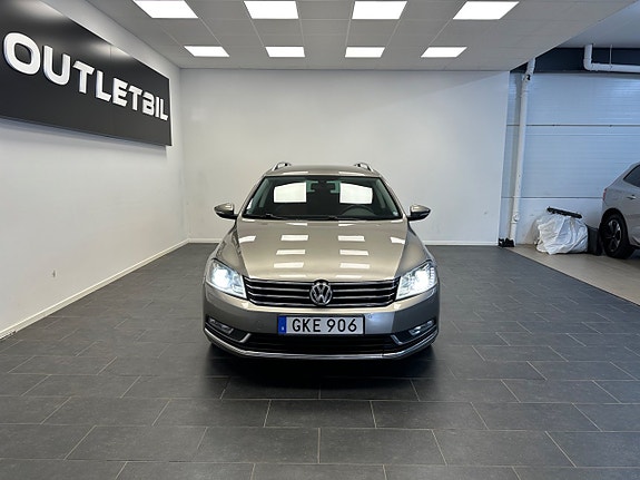 Volkswagen Passat 4 of 26