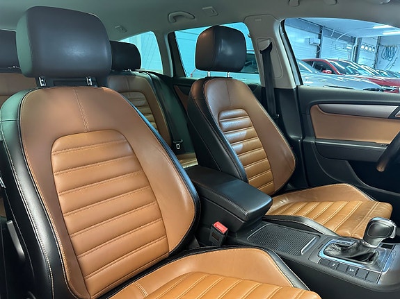 Volkswagen Passat 17 of 26