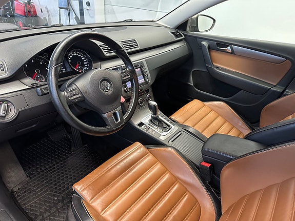 Volkswagen Passat 12 of 26
