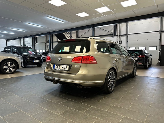 Volkswagen Passat 10 of 26