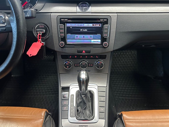 Volkswagen Passat 22 of 26