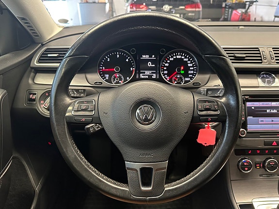 Volkswagen Passat 20 of 26