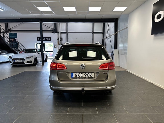 Volkswagen Passat 7 of 26