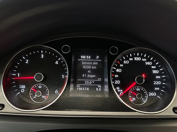Volkswagen Passat 21 of 26