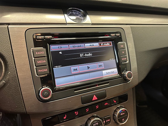 Volkswagen Passat 25 of 26